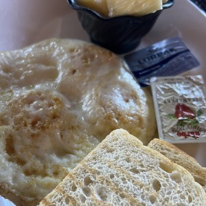 Tres huevos
