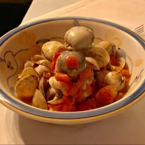Almejas con Ajo y Aceite