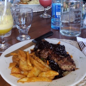 Filete de res al vino tinto