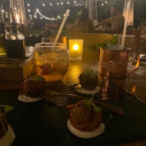Higos envueltos en tocino