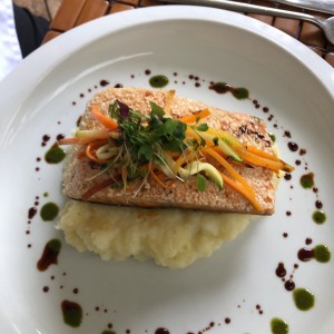 Salmon con pure