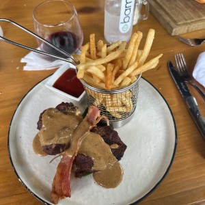 MEDALLONES DE FILETE DE RES