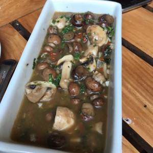 hongos al ajillo