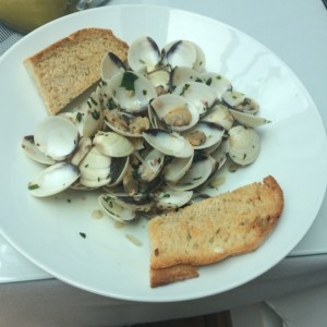Almejas en Salsa Verde