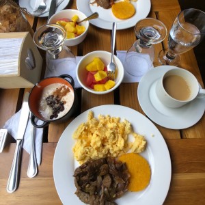 Desayuno - Barra Libre