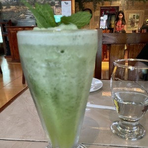 Limonada de hierva buena
