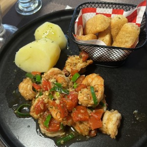 CAMARONES AL GUSTO
