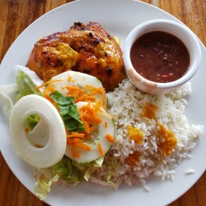 Comuda Con Pollo Asado