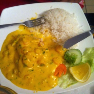 Corvina rellena de caramones