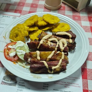 costillas con patacones