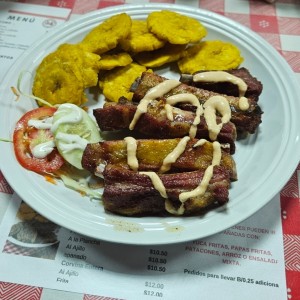 costilla con patacones