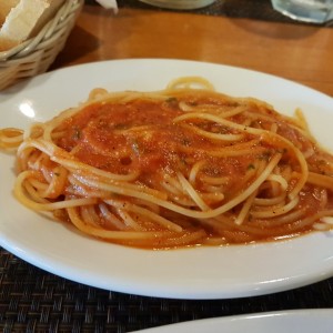 Spaghetti with pomodoro sauce.