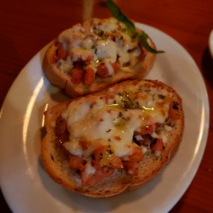 pan con tomate y mozzarella