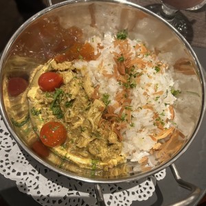 Pollo al curry y coco