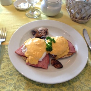 Huevos Benedictinos