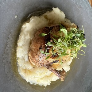 Pollo Asado con pure de Yuca