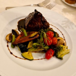 Filete Angus Prime al Grill , Salsa Demiglase con Vino Tinto