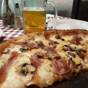 Pizza de Jamón Serrano