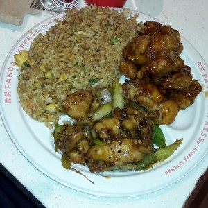 Arroz Frito y pollo a la naranja