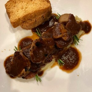 Lomo de Cerdo en Salsa de Frambuesa 