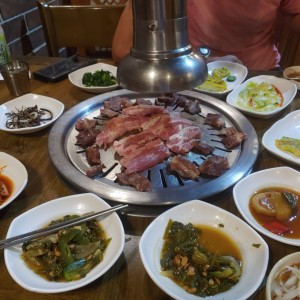 cerdo con hierbas y chuleta de cerdo