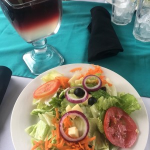 Ensaladas - Ensalada Caprese y Sangria