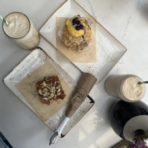 Horchata Frozen y Caramel, Apple Pie Cheesecake y Blueberry Muffin