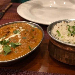 Platillos Especiales - Chicken Tikka Masala