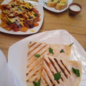 Para Picar - Quesadillas