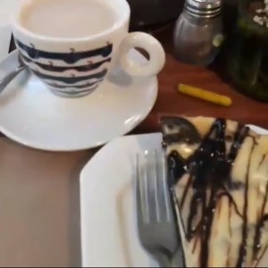 Cafe en Chemex y cheesecake de oreo