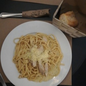 pasta salsa blanca con pollo