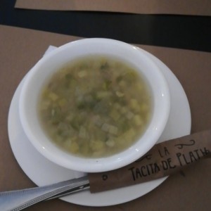 sopa de pollo con apio