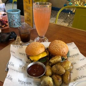 Almuerzo del dia Hamburguesitas