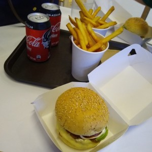 Cheeseburguer con aguacate