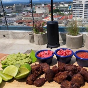 plato de carnitas para compartir 