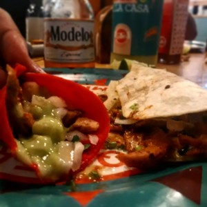 Taco al Pastor y Gringa