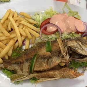 Especialidades - Pescado entero frito