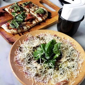 pizza y carpaccio