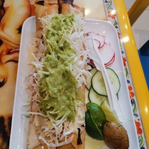 flautas de Pollo y Queso.