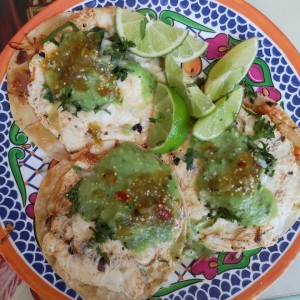 Tacos al pastor con queso fundido