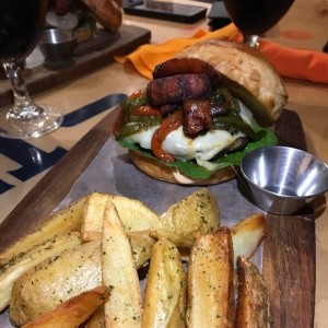 Hamburguesa con chorizo