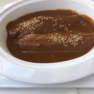 Enchiladas de Mole con Pollo