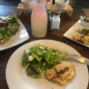 ensalad casa escobar y tortillas chancol