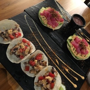tortillas de pulpo y tostadas de atun