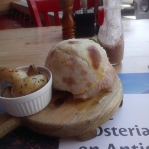 Focaccia jamon + iceberg de Nutella
