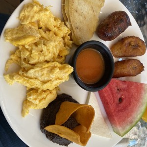 Desayunos - Desayuno Chapín