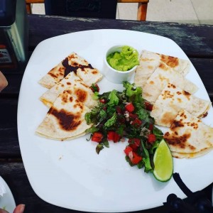 Platos Fuertes - Quesadilla