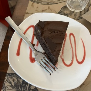 Pastel de chocolate con avellanas
