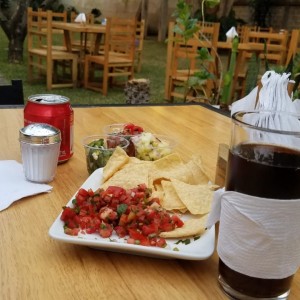 nachos con pico de gallo