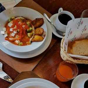 Huevos Motuleños
